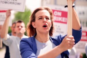 Picketing on strike protestor